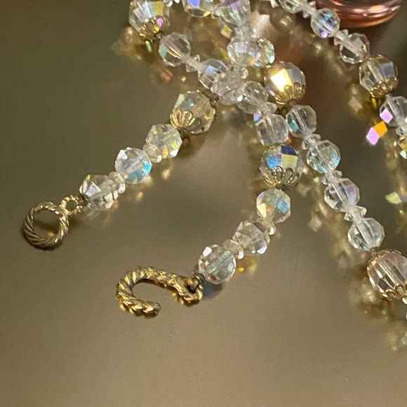 Beautiful vintage necklace Aurora Borealis style beads - Picture 2 of 11